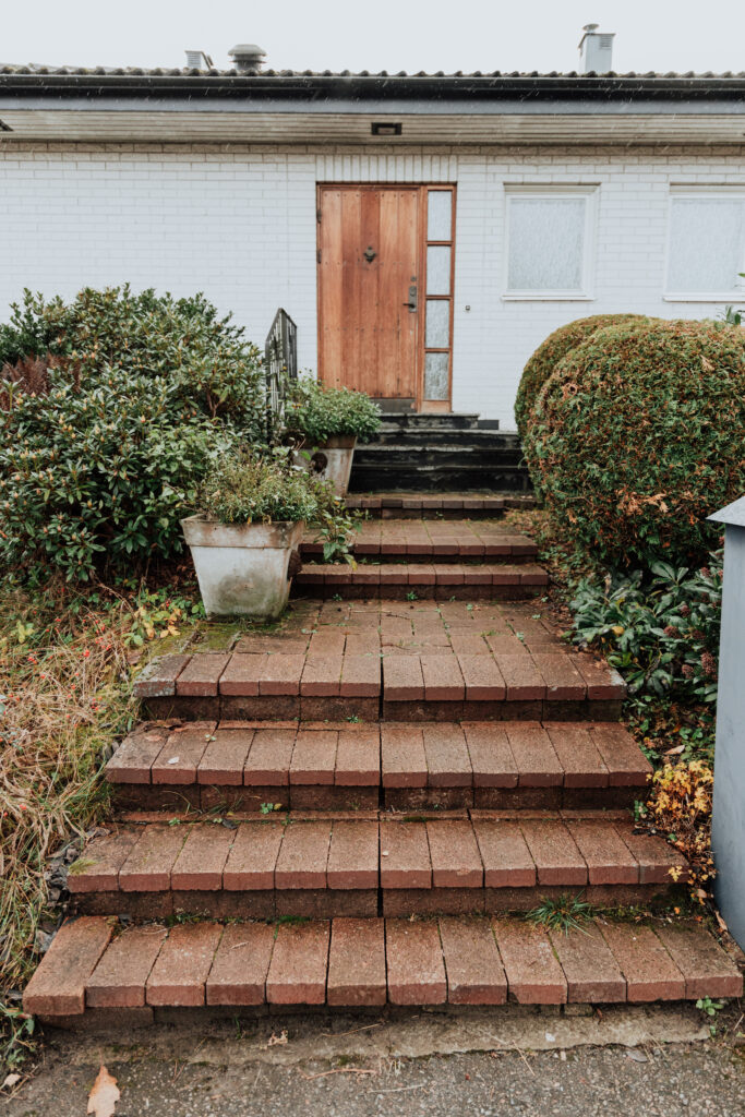 Gammal plattläggning hos kund i Värnamo utförd av Söderqvist Gräv AB