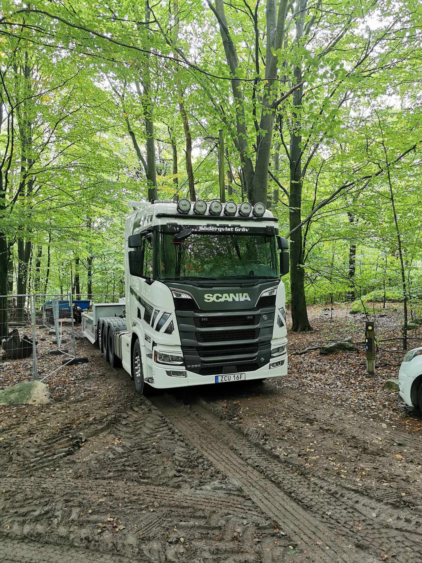 Lastbil på Söderqvist Gräv AB