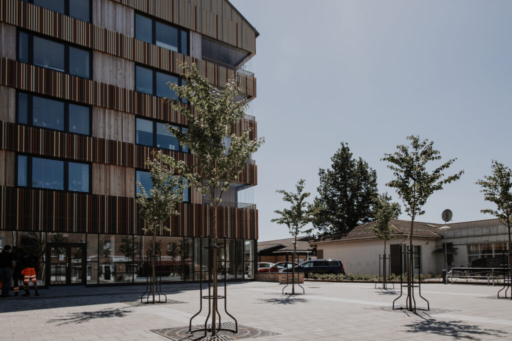 Plattläggning vid Mejeriets vård- och omsorgsboende i Skillingaryd utfört av Söderqvist Gräv AB